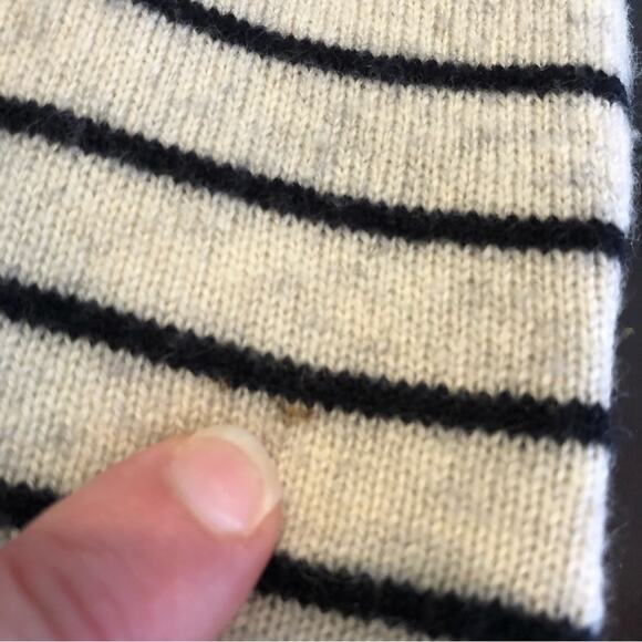 Vince oatmeal cream black striped wool cashmere sweater size Extra Small XS - Picture 13 of 16